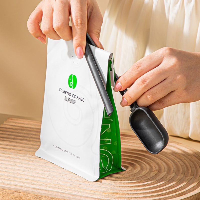 Creative with Spoon Snack Bag Sealing Clip Daily Use Kitchen Snack Fresh-Keeping Plastic Sealing Clip Coffee Spoon